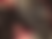 Uma deusa do couro com uma cinta-liga branca de 10 polegadas - sua amante vestida em couro preto exige adoração de suas incríveis botas altas até seu grande pau branco.