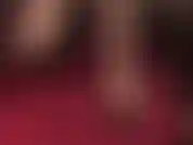 Descalça, usando sapatos peeptoe, exibindo meus dedinhos perfeitos.