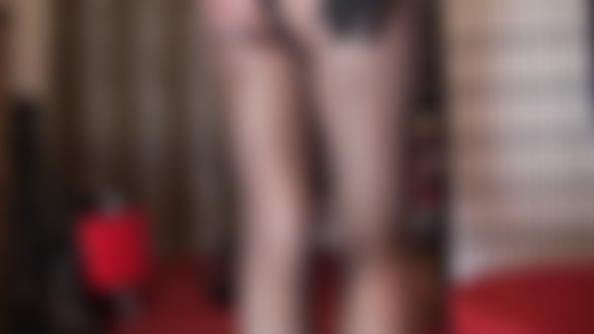 Seu pequeno micro pau adora as meias-calças com costura da patroa, principalmente os pés. Porém, quando um grande pau preto coberto de nylon entra em cena, você se torna uma prostituta apaixonada por pau. Sph, comparando o tamanho do seu pau e implorando para sentir aquele pau grande e grosso enfiado em você.