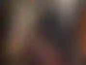 Adore sua amante com essa roupa sensual de lycra e vinil com meia-calça e meias de renda por cima.