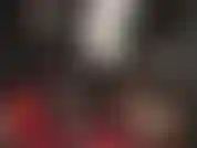 Adoro a bunda da sua deusa de calças justas, meia-calça e nua, enquanto a dona tira algumas camadas. Fazendo facesitting, agachando enquanto acaricio o pau do seu escravo.