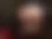 Adoro bunda, tenho uma cinta-liga preta enorme e fetiche por pés em meia-calça nude.