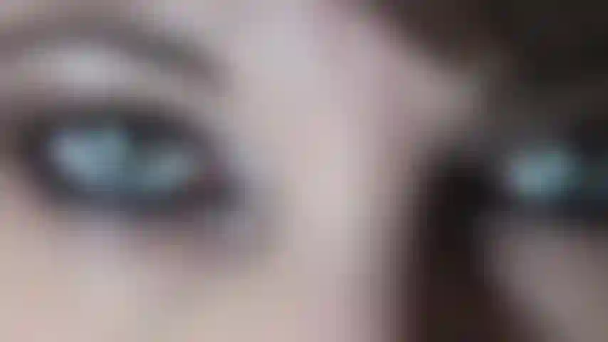 Beba minha saliva e cheire minha bunda.