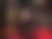 Punheta em couro e pele - joelhos altos de couro, minissaia de couro e um casaco longo de pele macia.