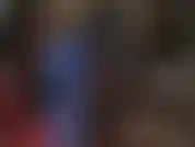 Dominando com strapon em leggings azuis metálicas, fetiche por pés - a amante enfia seu enorme pau preto no seu cuzinho enquanto provoca com a bunda e os pés. Clipe raro com dedos pintados de vermelho em meias.