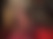 Apaixonada por strap-on e meia-calça - 20 centímetros de pau preto de borracha combinados com meia-calça marrom-escura brilhante para uma trepada incrível. Se você ama meia-calça, pés e strap-on, esta é para você!