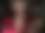 Calcinha de renda e meias de renda - você não consegue resistir a lingerie preta sexy, calcinhas rendadas e meias de náilon. A senhora provoca com suas pernas e sua bunda perfeita.