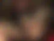 Sedução hipnótica para ser minha vagabunda - a amante passa batom vermelho seduzindo você com seu sorriso sexy, lábios brilhantes e olhos penetrantes para chupar um pau pela primeira vez...