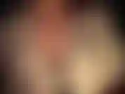 Cetim branco sedoso sensual combinado com couro e meia-calça - a amante vivian conhece sua fraqueza por cetim brilhante e meia-calça lustrosa e sabe exatamente como provocar esse seu pequeno pênis...