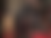 Fetiche por pvc provocante e punheta com luvas, sentada na cara - sua deusa fetichista brilhante em pvc preto de corpo inteiro com botas altas provoca seu pau com seu fetiche favorito, vinil preto... Em particular luvas.