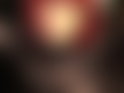 Shhh... Inspire esse aroma inebriante de couro enquanto cubro sua boca e nariz. Sua amante de couro provoca com suas irresistíveis luvas de couro preto.