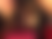 Um pau preto enorme é o que a patroa manda te foder. Você adora minha bunda perfeita em meia-calça brilhante, lambe seu caminho até essas botas pretas altas e fetichistas para receber meu pau grande.