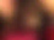 Um pau preto enorme é o que a patroa manda te foder. Você adora minha bunda perfeita em meia-calça brilhante, lambe seu caminho até essas botas pretas altas e fetichistas para receber meu pau grande.