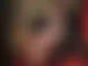 Pés e pernas descalços são sua fraqueza, eu sei como usar...