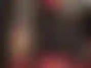 Adoro calças de cetim.