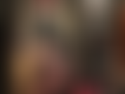 Bebo minha saliva e engulo meu pau grande. Essa cinta-liga é pra você, minha puta gulosa.