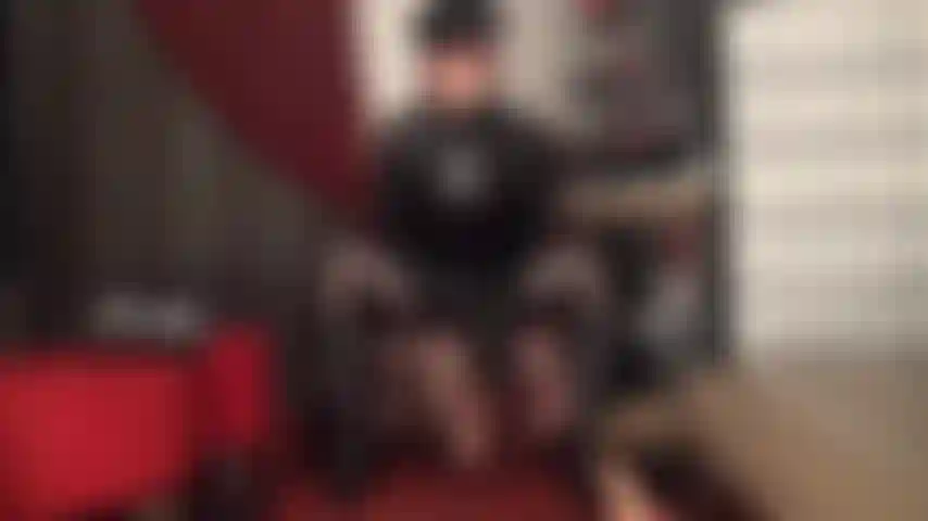 Adoradora de bbc - sua amante fetichista espera. Esses enormes paus pretos não vão se chupar!