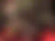 Aproveite esta provocação de pernas muito sexy com meia-calça em camadas e scarpins com estampa de leopardo, vestido curto e justo sexy e luvas de cetim.