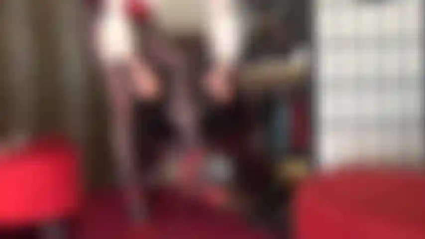 Diversão com dildo esguichando - a amante vivian coloca seu dildo esguichando para te dar uma carga gostosa de esperma.