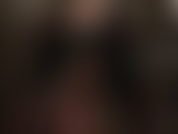 Cheire meus pés de náilon. Sei o quanto você anseia pelas solas quentes e úmidas pressionadas firmemente contra seu rosto, inalando seu aroma inebriante.