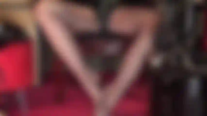 O quanto você quer enfiar seu pau entre esses arcos altos e sensuais de náilon?