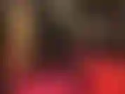 A senhora força seu grande strapon branco na sua garganta e na sua bunda para uma boa trepada, e faz você gozar em suas botas altas e brilhantes.