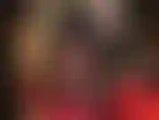 Uma enorme cinta-liga branca - adoro o enorme pau da minha amante em uma saia curta e justa. Vejo você babando ao ver esse lindo pedaço de carne balançando entre minhas pernas enquanto beija minha bunda.