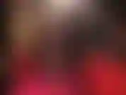 Meia calça preta brilhante, bunda, quadris, coxas provocantes.