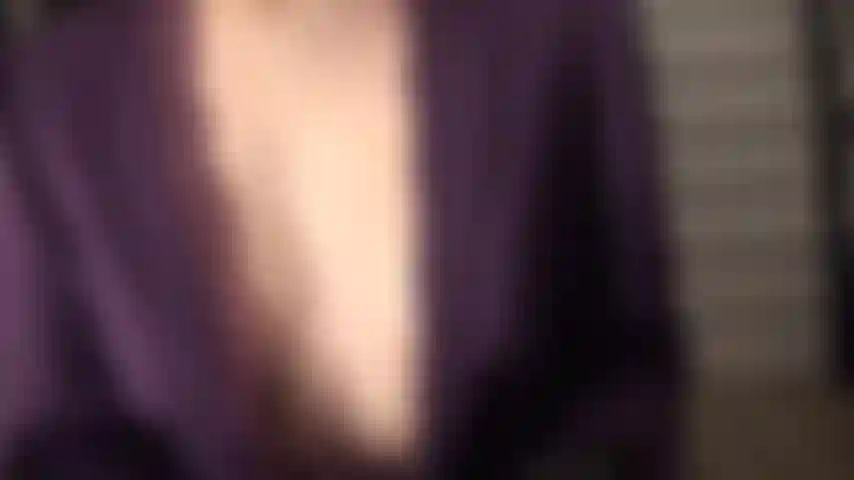 Você gosta dos peitos da sua amante? - Essa roupa te deixa tão excitado que você até experimentaria seu próprio esperma.