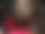 Peruca loira, fetiche por pés e uma enorme cinta-liga preta - dedos reforçados, meia-calça, pés acariciando o enorme pau preto da patroa.