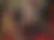 Observe a amante trocar de roupa e vestir meias-calças pretas sensuais de renda transparente com saias curtas e justas, provocando com fotos de saias, pernas de náilon e saltos altos.