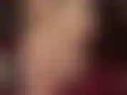 Fetiche por pés - adoro os pés sensuais e brilhantes da minha amante, de meia-calça nude. Com solas e dedos brilhantes e saborosos balançando bem na sua frente. Você quase consegue sentir o gosto e o cheiro deles.