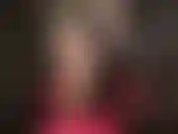 Você está apaixonado pelas minhas pernas de náilon. Adore minhas pernas em meia-calça nude tão transparente que você mal sabe que tem alguma. Mmmmm.