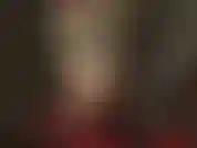 Couro, correntes, meia-calça brilhante e cinta-liga. A senhora conhece todas as suas fraquezas.