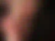 Admiro os maravilhosos pés descalços da senhora vivian. Inalo seu aroma inebriante.