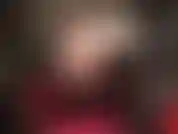 Couro sexy e correntes, punheta com luvas de couro longas, meia-calça e pés descalços.