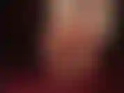 Adoro pés descalços - a amante exibe seus pés macios, arcos altos perfeitos, solas enrugadas e dedos fofos.