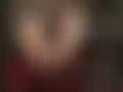 Punheta com luvas de látex e strapon com adoração de pés, seguida de adoração de bunda com pés e pau.