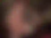 Com uma linda meia-calça lilás transparente e brilhante, pernas nuas e pés sensuais para provocar meus submissos de náilon e fetichistas.