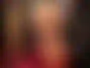 Que adora bunda e pés, usando meias de náilon vintage e totalmente modeladas e ligas.