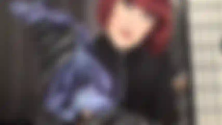 Punheta com calcinha de cetim azul - a patroa usa a calcinha mais sedosa enrolada em seu pau para te secar.