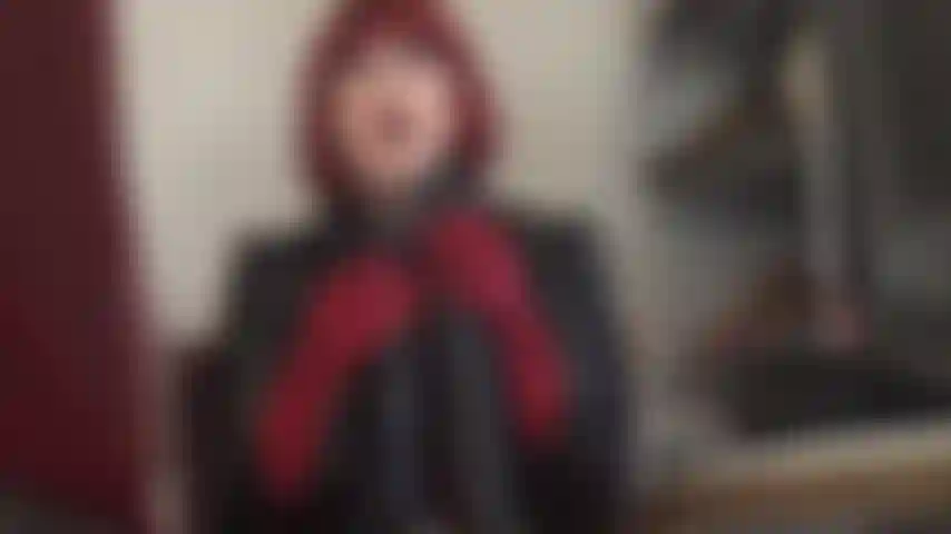 A senhora deixa sua boca de vagabunda escancarada e salivando enquanto ela acaricia dois grandes paus negros. Você quer tanto dar prazer a esses paus grandes e engolir suas cargas deliciosas de porra.