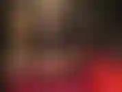 A senhora agacha-se de meia-calça e saltos, masturbando-se com sua enorme cinta-liga branca stryker. Acaricie-se enquanto você adora minha bunda incrível em uma tanga minúscula e meias-calças pretas transparentes.