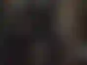 Adoro bunda de gato de látex colado no corpo - a patroa abre o zíper lentamente...