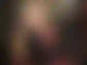 Dominada por uma amante de látex com strapon - sua amante vestida com uma borracha brilhante e apertada empurra lentamente em você esfregando suas coxas cobertas de látex contra a parte de trás das suas pernas.