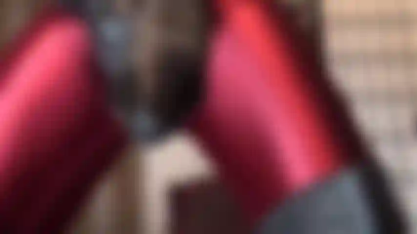 Você é uma prostituta para a bbc - adoração a um pau enorme e monstruoso. Essa cinta-liga preta gigante balançando na sua cara faz sua boca abrir automaticamente.