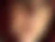 Adoro minha bunda gostosa com meia-calça extremamente brilhante e shorts brilhantes. Bebo minha saliva saborosa.