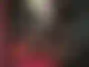 A amante de látex revela meias de renda por cima da meia-calça. Adoro minhas pernas até a bunda da meia-calça.