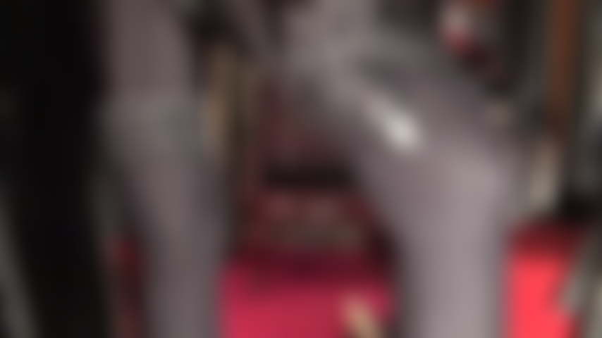 Sph e tenho fetiche por pés com uma cinta-liga preta gigante em meia - a amante acaricia e empurra seu bbc fazendo você engolir, seu clitóris esfregado em meus pés.