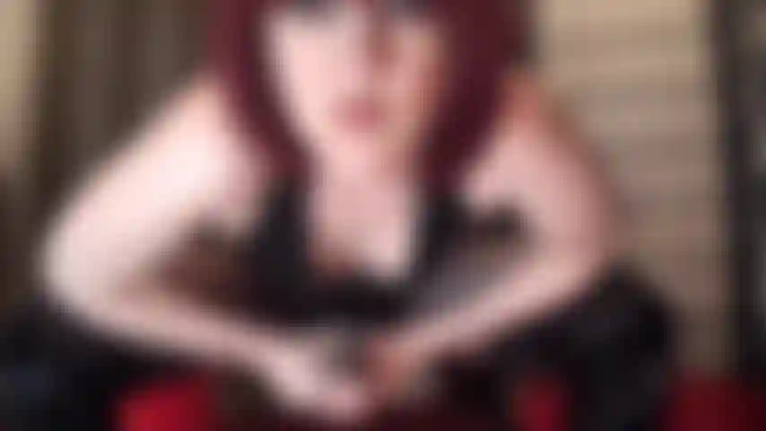 Esse pau gigante é seu para você pegar - a amante mostra como ela vai te encher com seu pau grande.